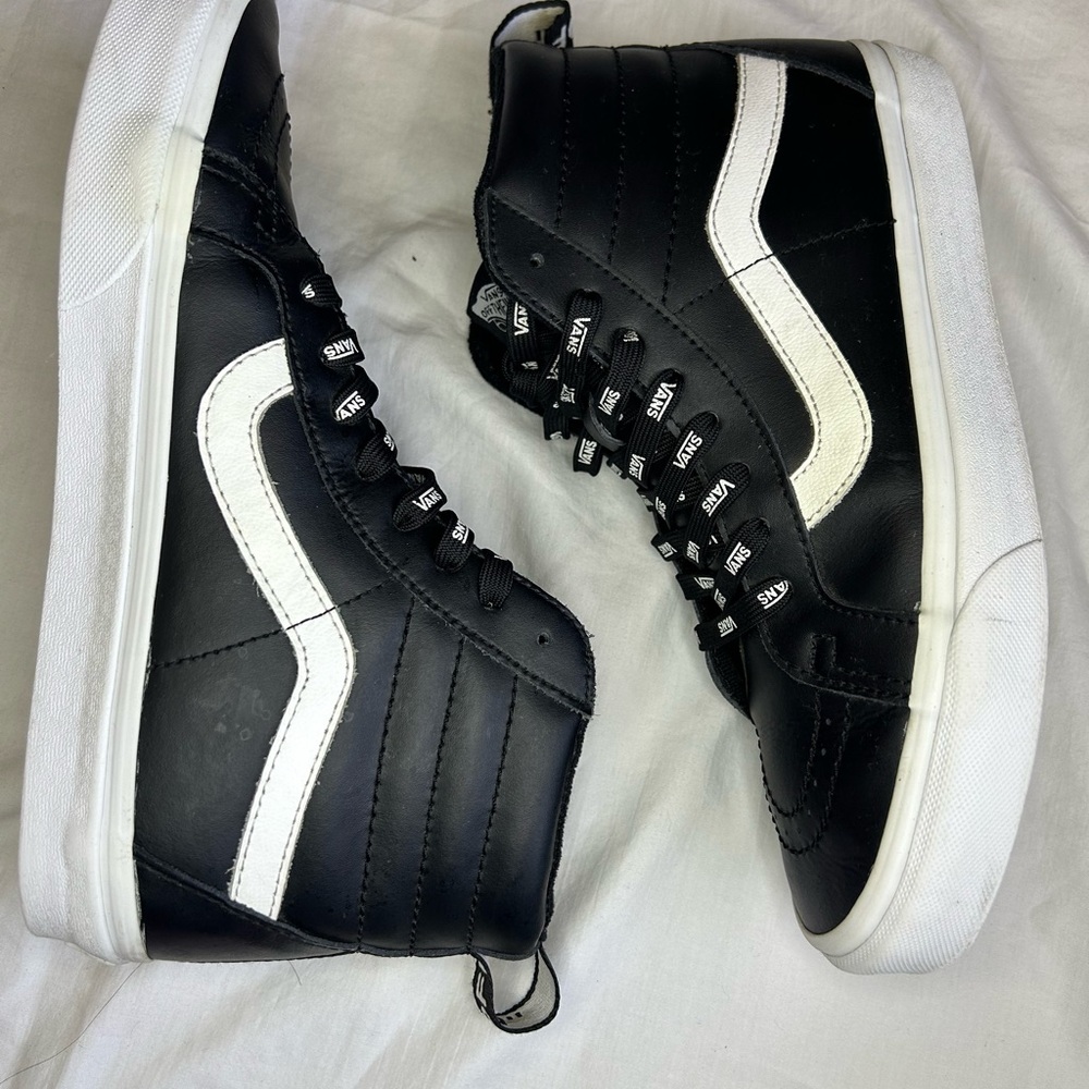 Vans Womens Size 9.5   Mens Size 8.  Unisex.  Black Learher